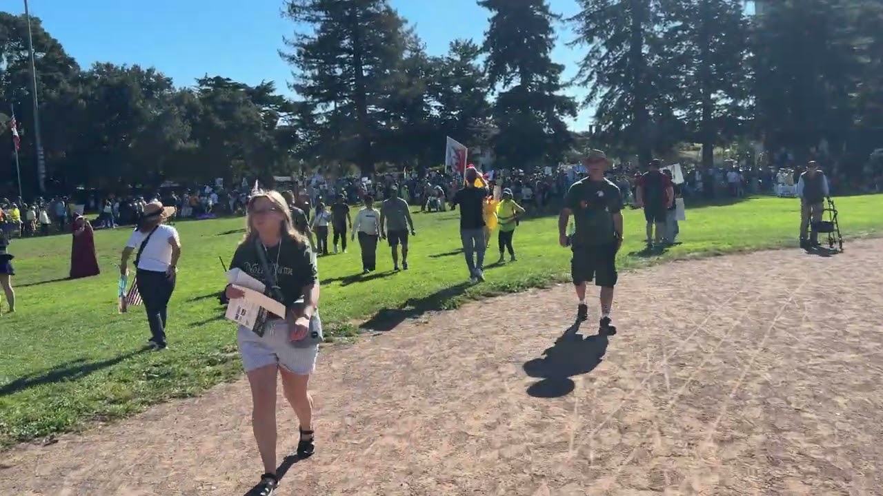 Big Crowd at "No Kings" Rally at San Mateo Central Park on October 18, 2025