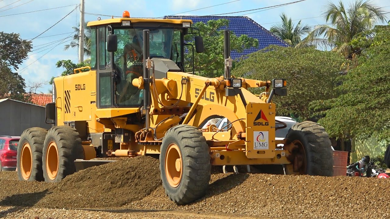 Great machine in Action - Motor Grader Cat 120K And SDLG G9091F Working on Road Construction