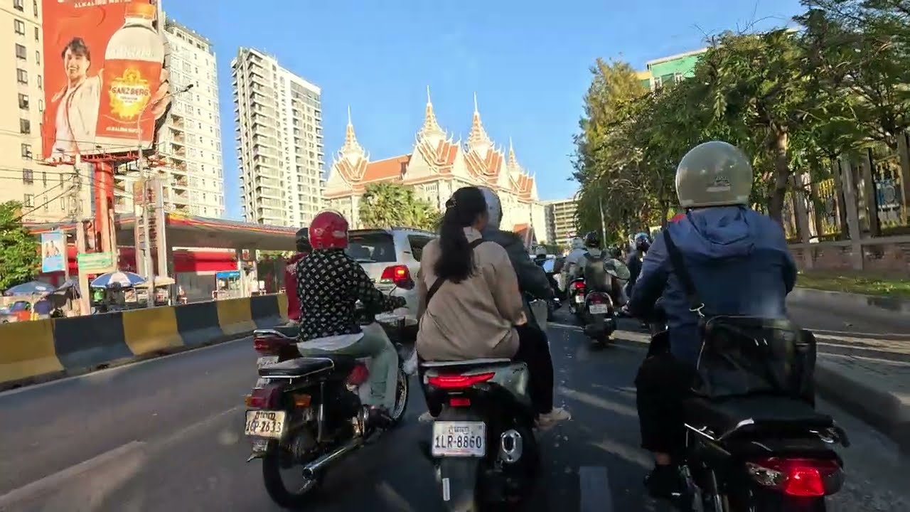 EP 197: Everyday motorcycle ride in Phnom Penh, Cambodia, 4K/60p