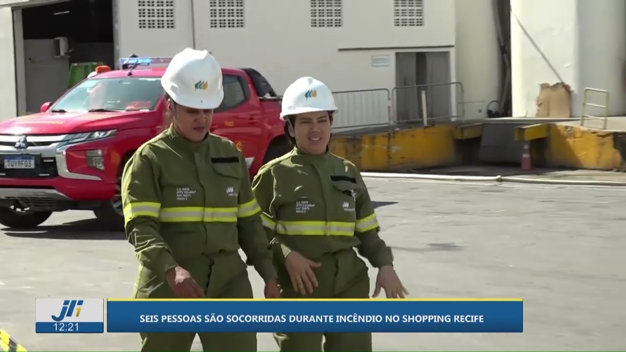 Seis pessoas são socorridas durante incêndio no Shopping Recife
