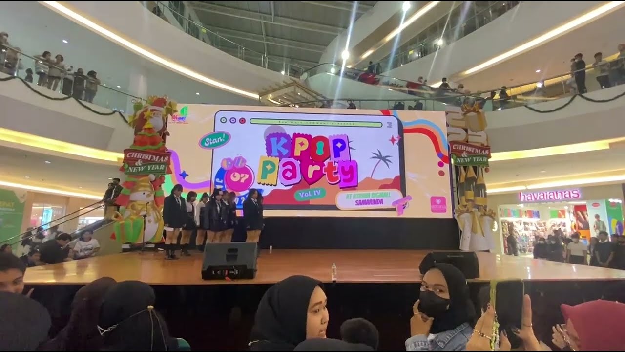 [AWHITE] KEP1ER (케플러) - WE FRESH DANCE COVER @ KPOP PARTY BIG MALL SAMARINDA