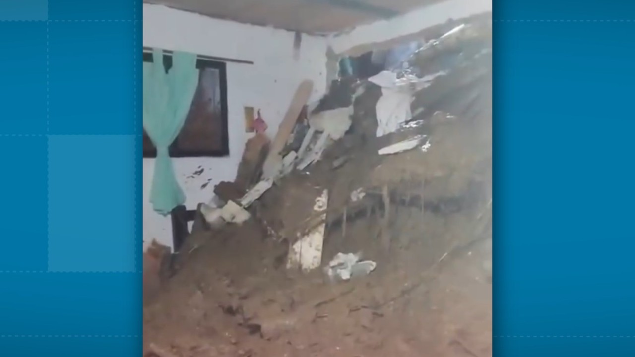 Lluvias generaron deslizamiento que dejó tres viviendas afectadas en Andes