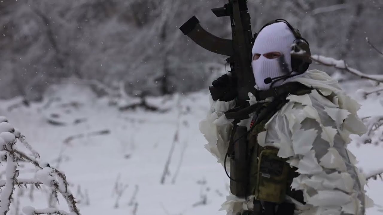 Rare vintage 90&rsquo;s Russian winter leafsuit showcase 