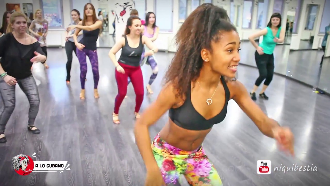 La clase estilo mujer (LADY STYLE) de timba salsa rumba cubana en CasaBlanca