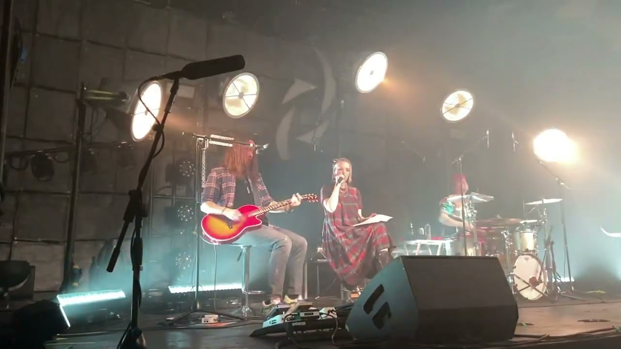 Halestorm - I’m Gonna Be (500 Miles) @ Barrowlands, Glasgow