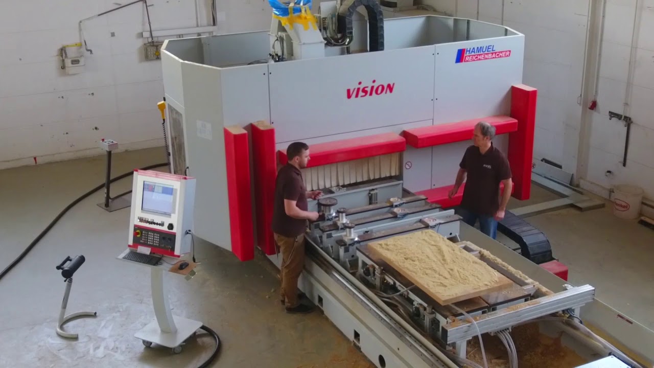 Einweihung der neuen 5-Achs-CNC Maschine in Frankfurt am Main