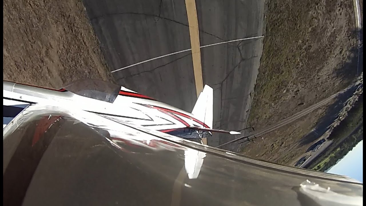Aerobeez 31% Slick 540 Pilot Santiago Perez