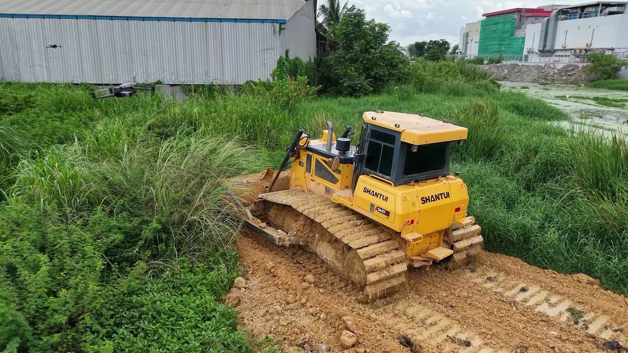 Relaxing Great Project Bulldozer SHANTUI Building New Road Foundation 25Ton Truck Delivery