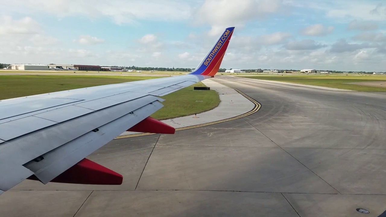 Southwest Airlines (SWA5038) Boeing 737-700 takeoff from Houston Hobby Airport to LaGuardia