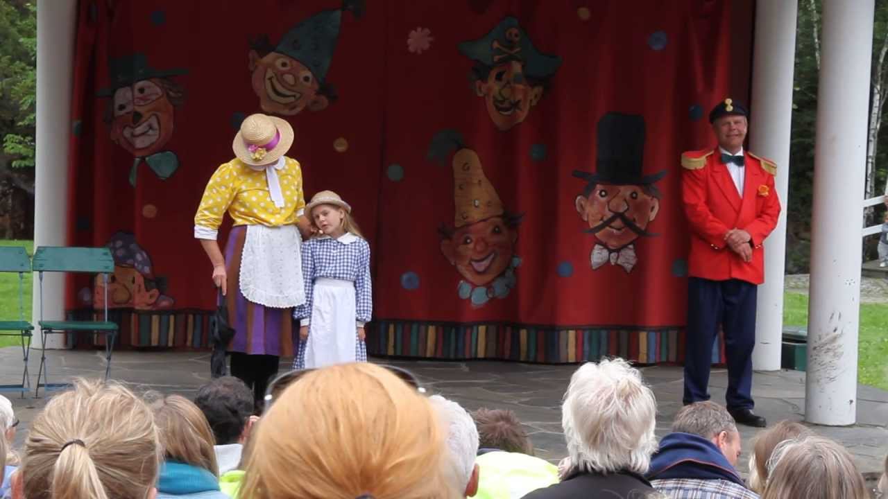 Kardemomme by - Kamomillas sang og Barbermester Sørensens sang. Kristiansand dyrepark