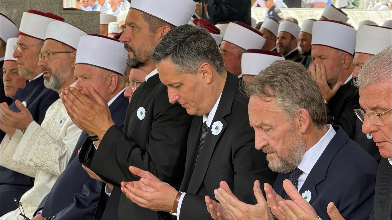 Kolektivna dženaza žrtvama genocida u Srebrenici