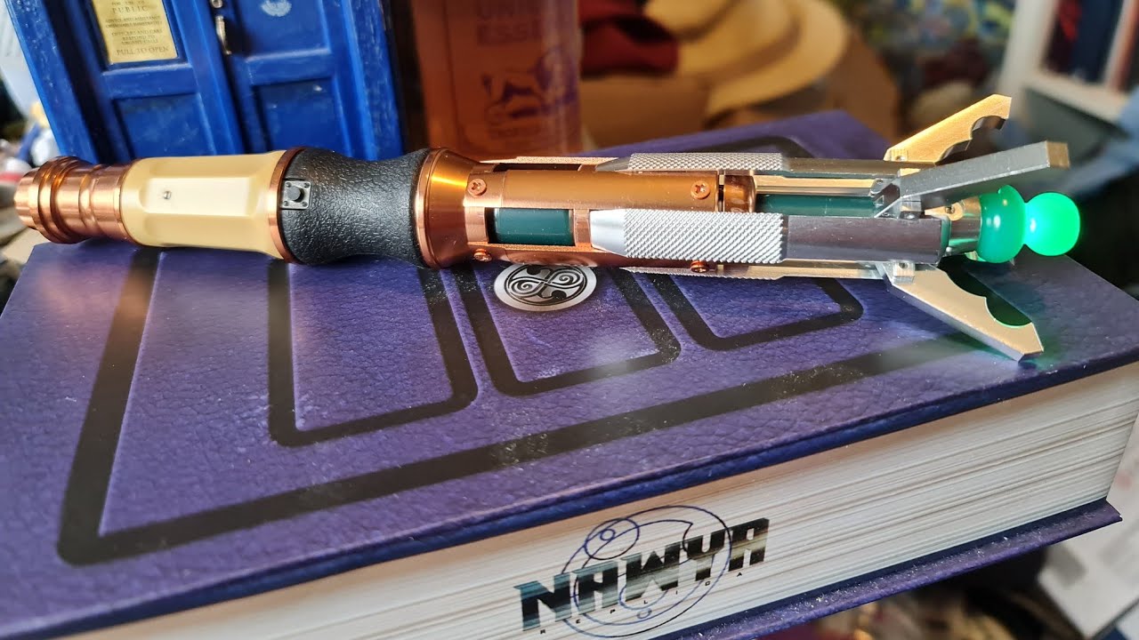 Doctor Who Nawya 11th Doctor Sonic Screwdriver Replica Review