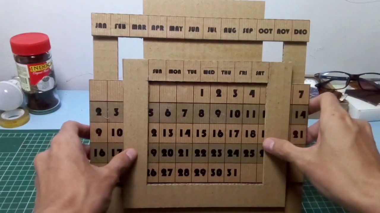 Cara Membuat Kalender Sendiri Dari Kardus / / Cardboard Perpetual Calendar