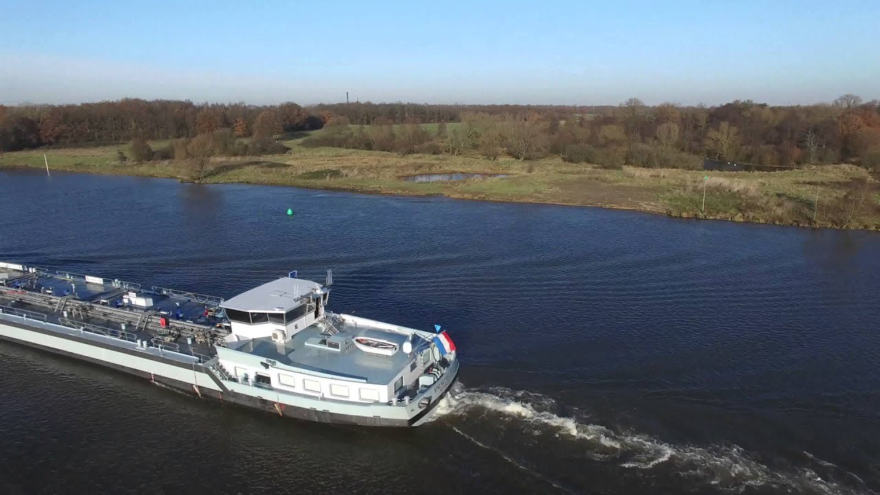 Scheepvaart op de Maas bij Beesel en Kessel