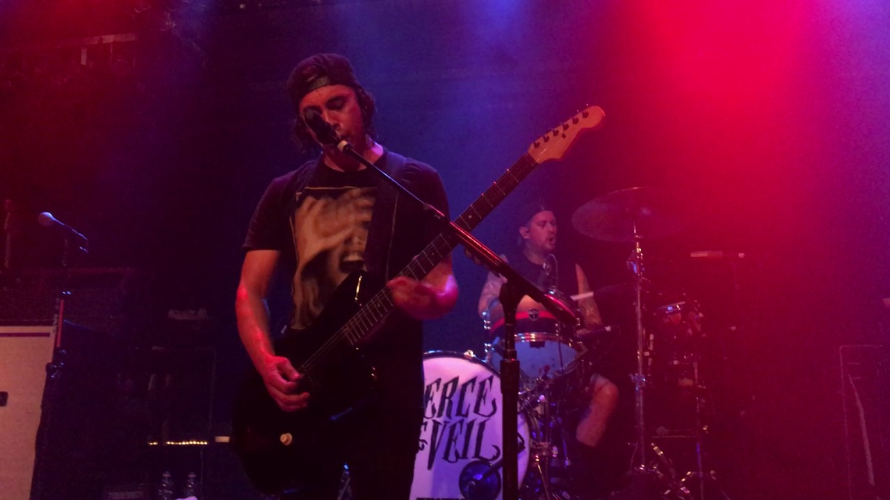Pierce the  Veil - Floral and fading (live in Dornbirn, 15.06.2017)