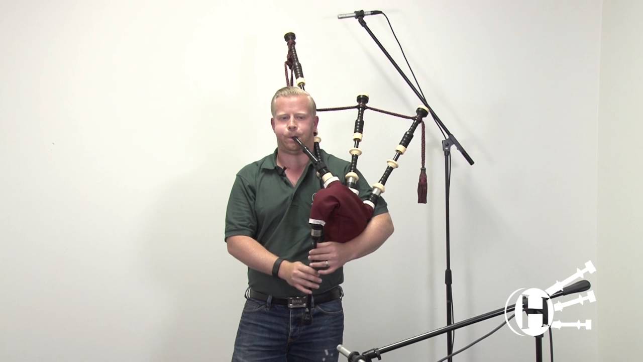 Craig Munro Playing a 12/8 on Wallace Bagpipes