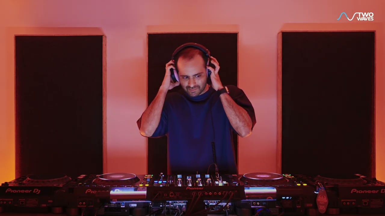 Eikenhead Djset I Two Waves Studio