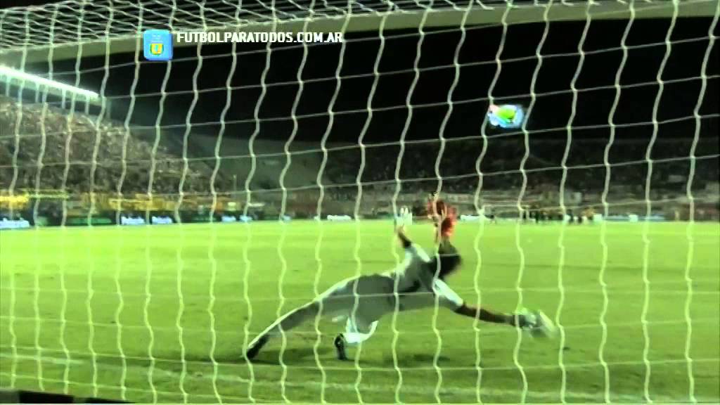 La definición por penales. Central 0 (4) - Huracán 0 (5). Final. Copa Argentina. FPT.
