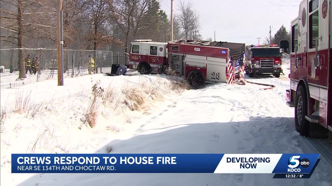 Oklahoma Winter Storm Update: Snow causes issues for first responders working during winter weather