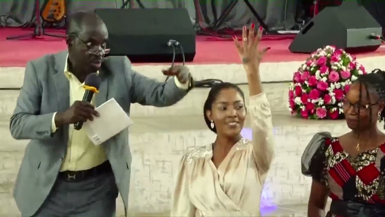 #live SHANGWE ZA  UCHUMBA WA AMADEUS CHUWA NA GAUDENSIA ELISHA - KANISA LA UBUNGO TAG