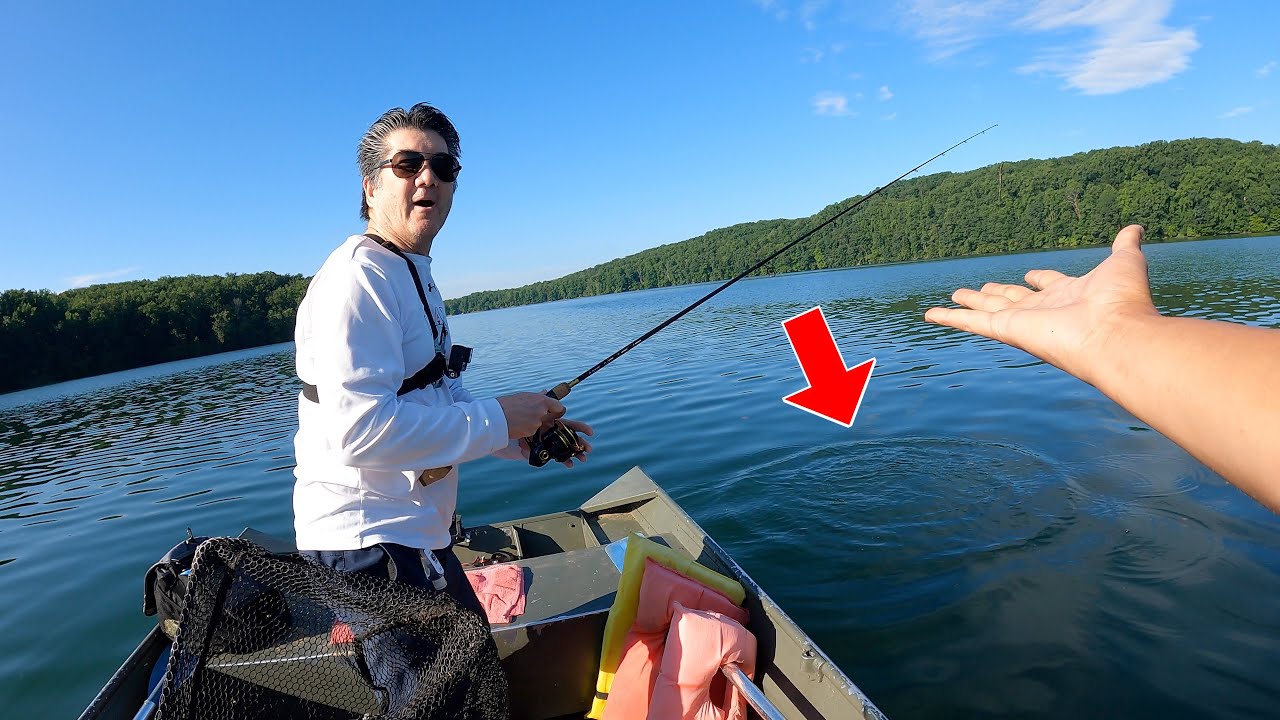 Can my NOOB DAD Catch his FIRST BASS in Over 4 Years??? (Jon Boat Fishing)