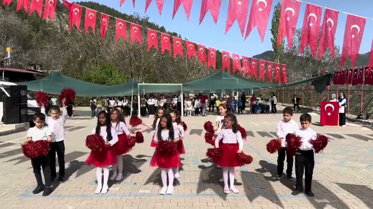 KOÇARİ 23 NİSAN İLKOKUL GÖSTERİSİ-2025 MİNİKLERDEN MUHTEŞEM PERFORMANS