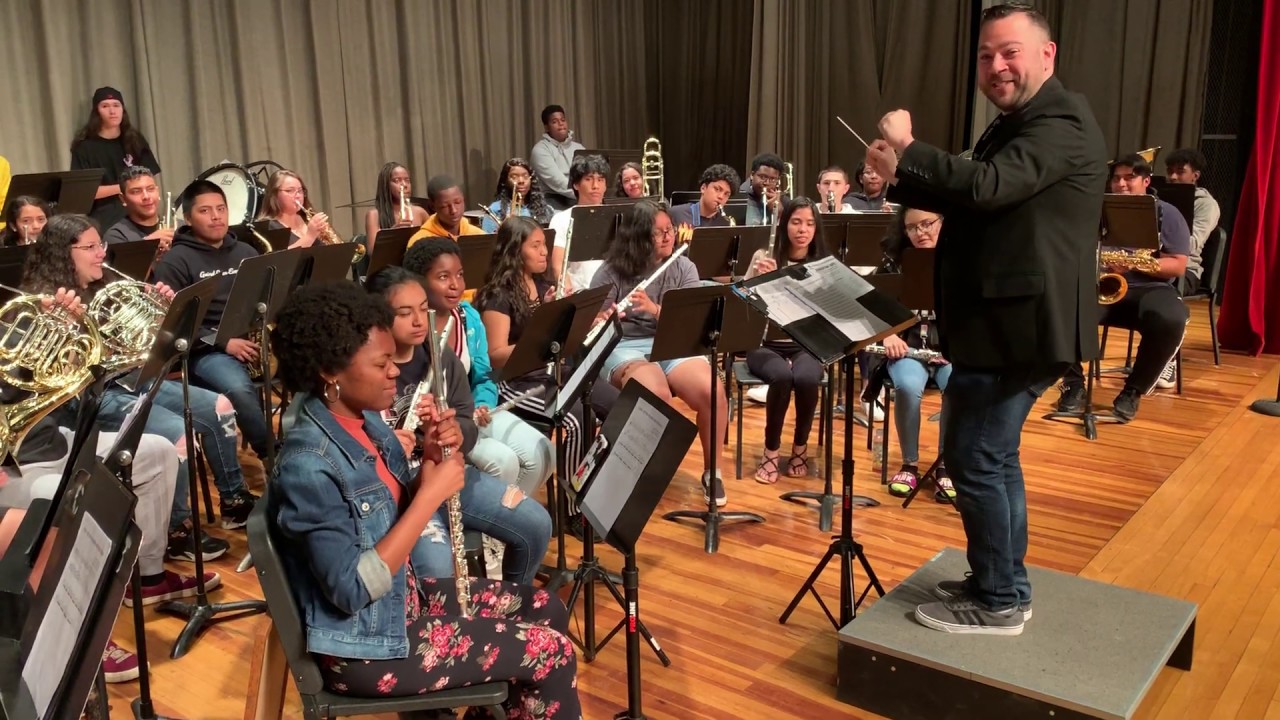 Lee Loughnane visits Westbury High School