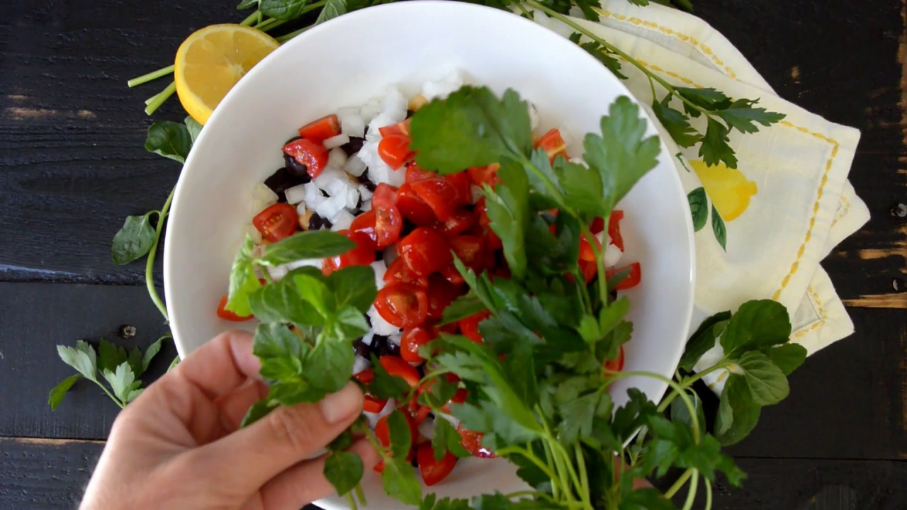 Balela (Middle Eastern Bean Salad)