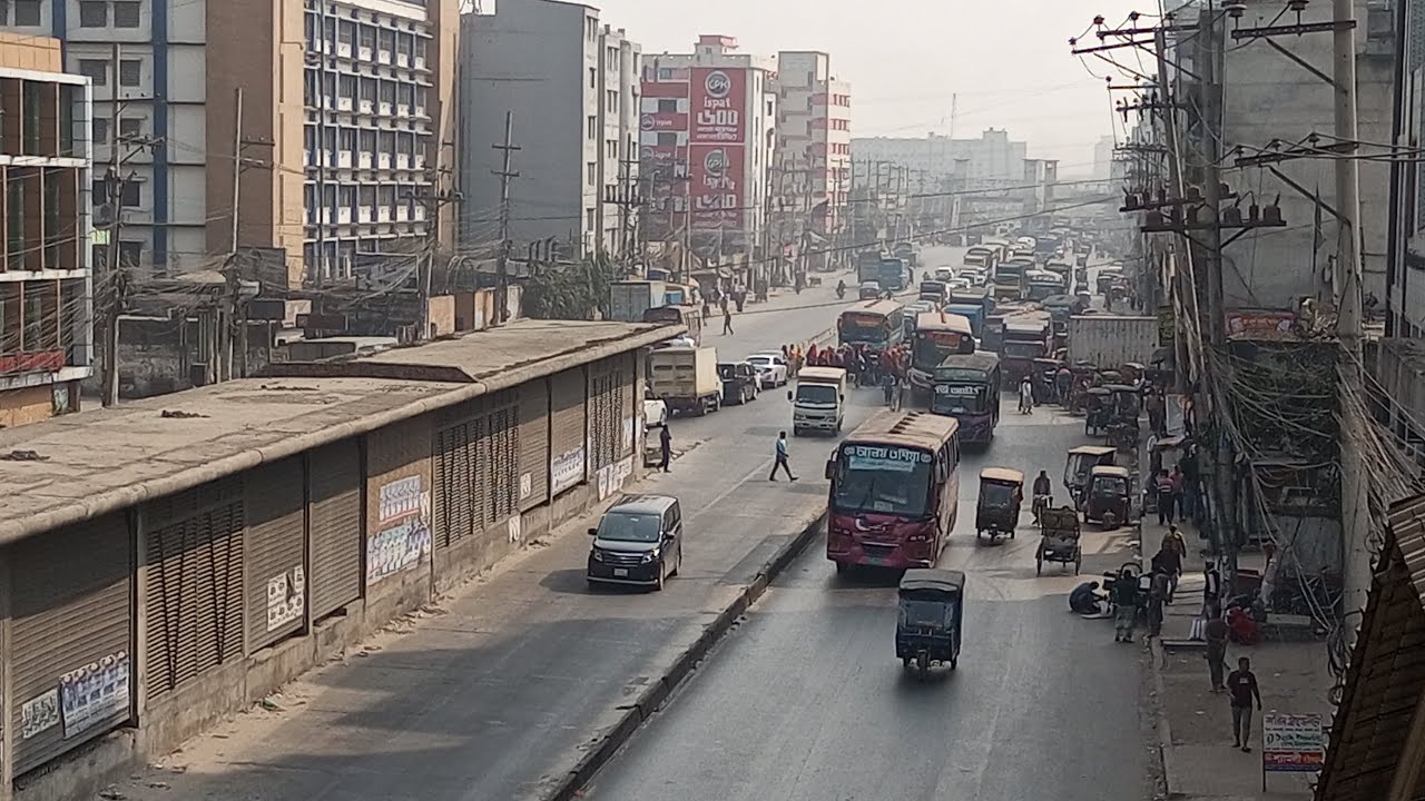 বাংলাদেশের রাজধানী ঢাকার পরিবেশ।