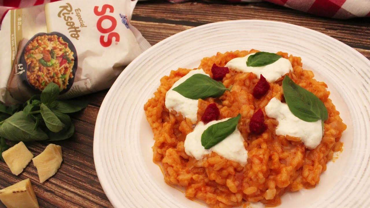 Risotto de tomate fresco con burrata y albahaca