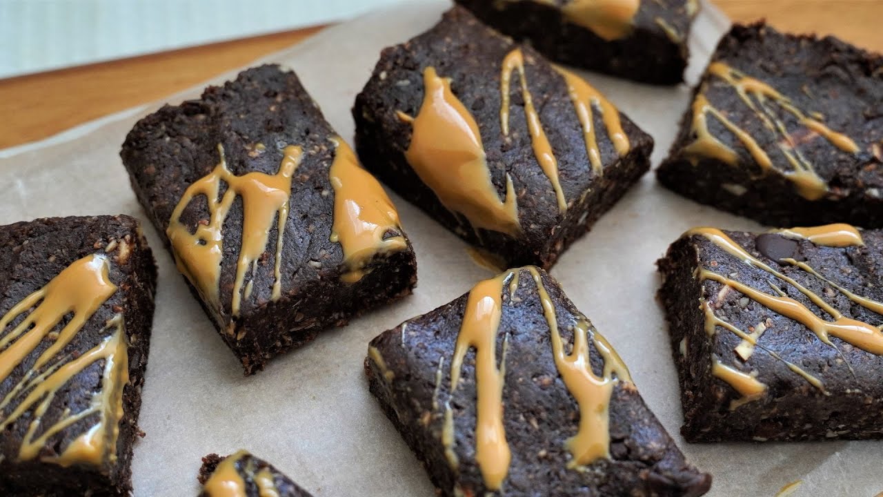 Its SO Delicious you can make it everyday! A HEALTHY CHOCOLATE DATE BROWNIES