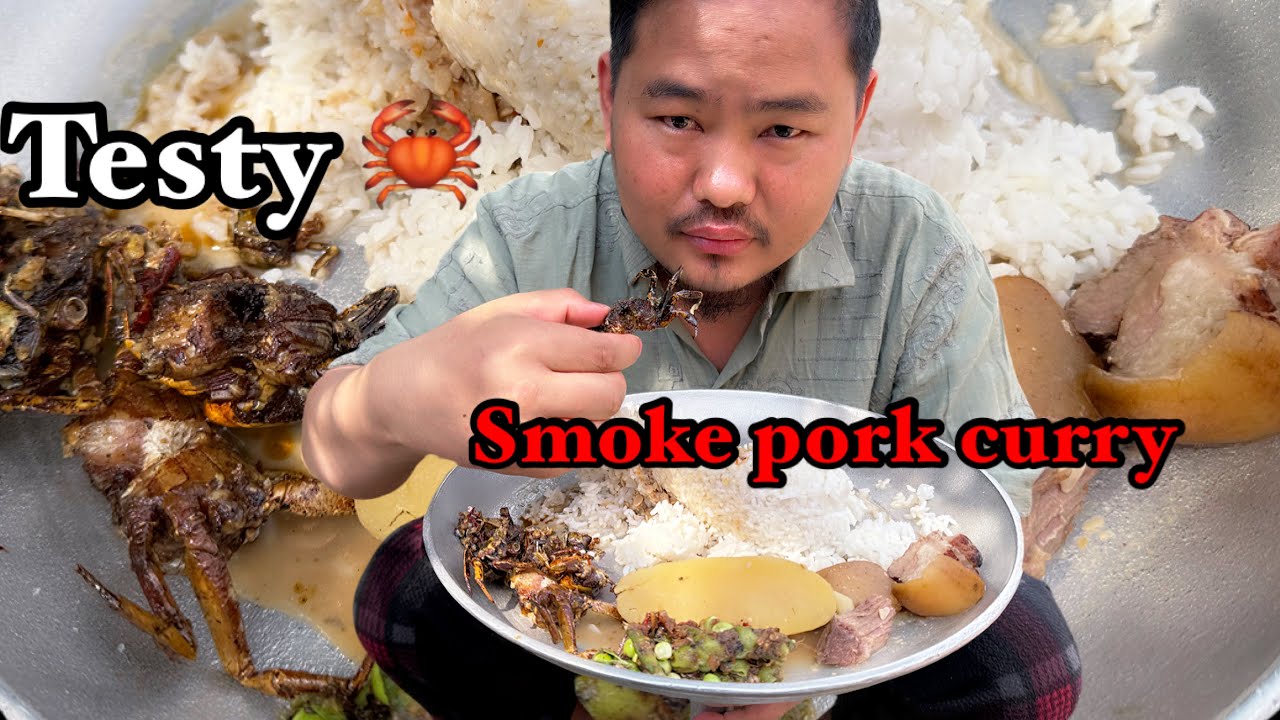 Хрустящие картофельные палочки с крабовым мясом, королевским перцем чили и имбирем с чесноком.
