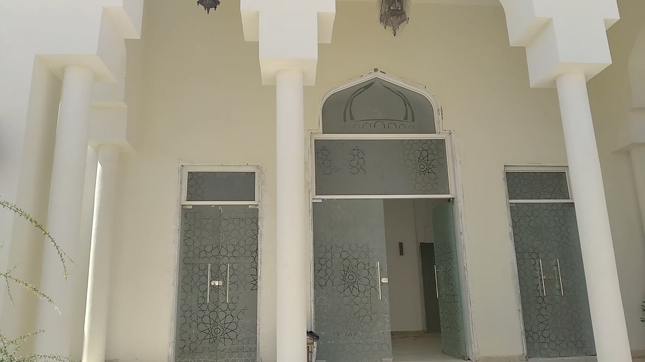 A MUSLIM MOSQUE UNDER CONSTRUCTION