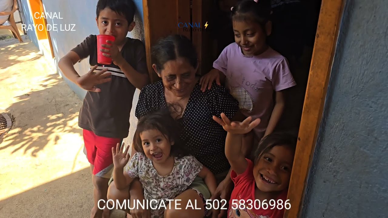 Hasta los niños están felices con el cambio de vida en esta familia! La Colocha se prepara para ir..