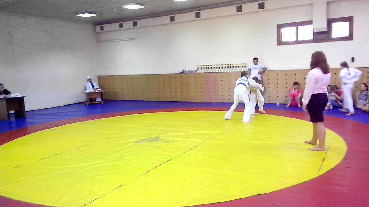 Girls judo 11 years