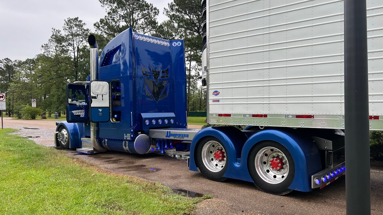 Freightliner classic xl Optimus prime ￼
