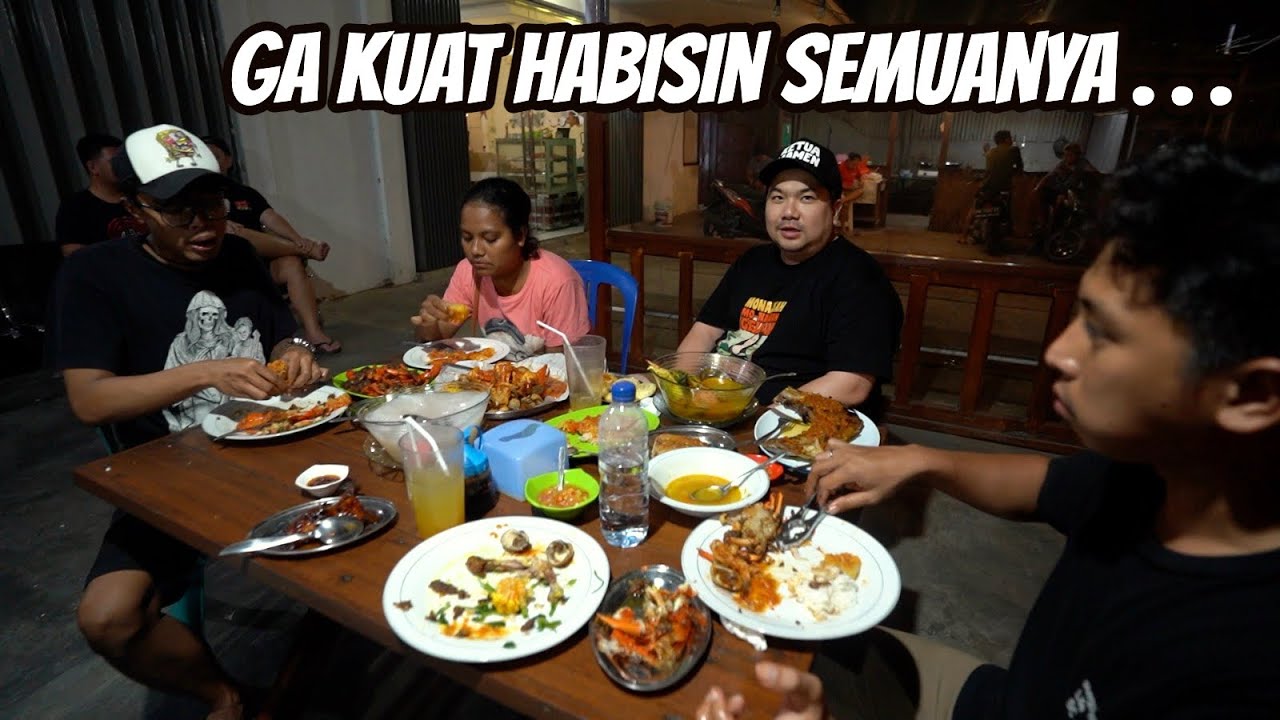 DIKASI BANYAK MAKANAN SAMPAI MINTA BANTUAN STAFF NYA HABISIN