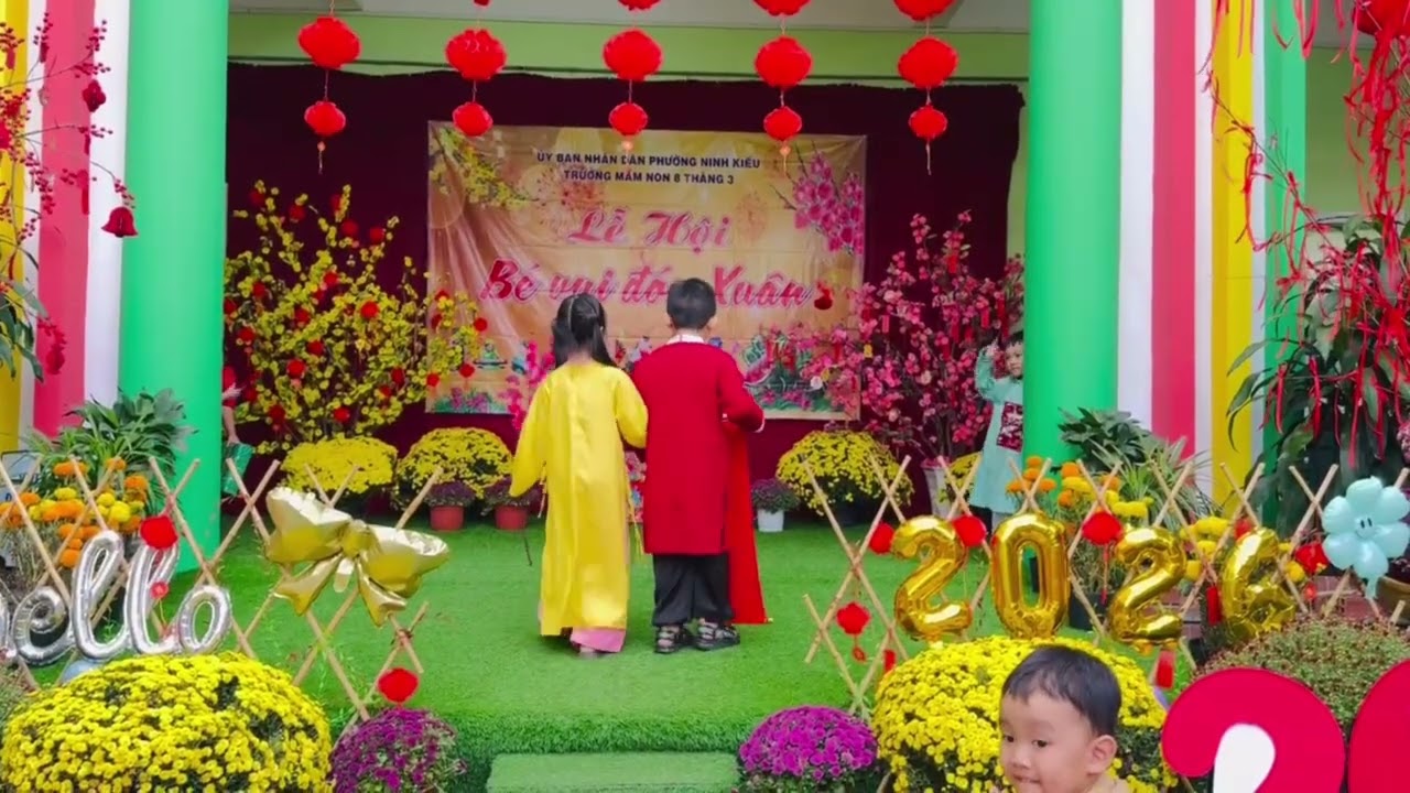 Biểu diễn thời trang Tết 2026
