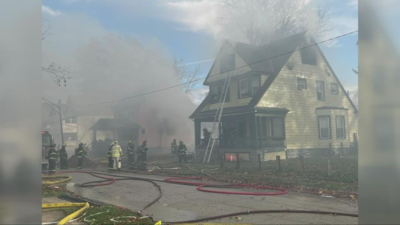 Garage fire spreads to 4 houses in East Cleveland
