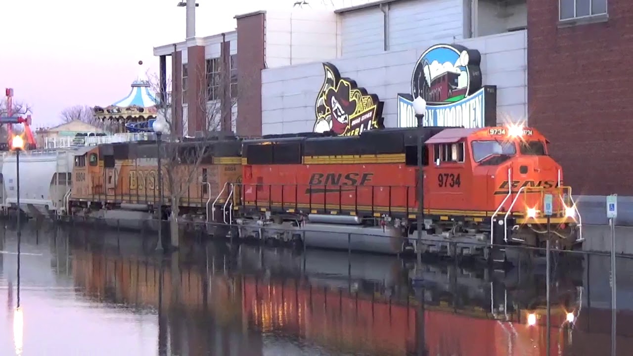 CP #674 at Bettendorf and flood waters Davenport, IA March 25, 2019