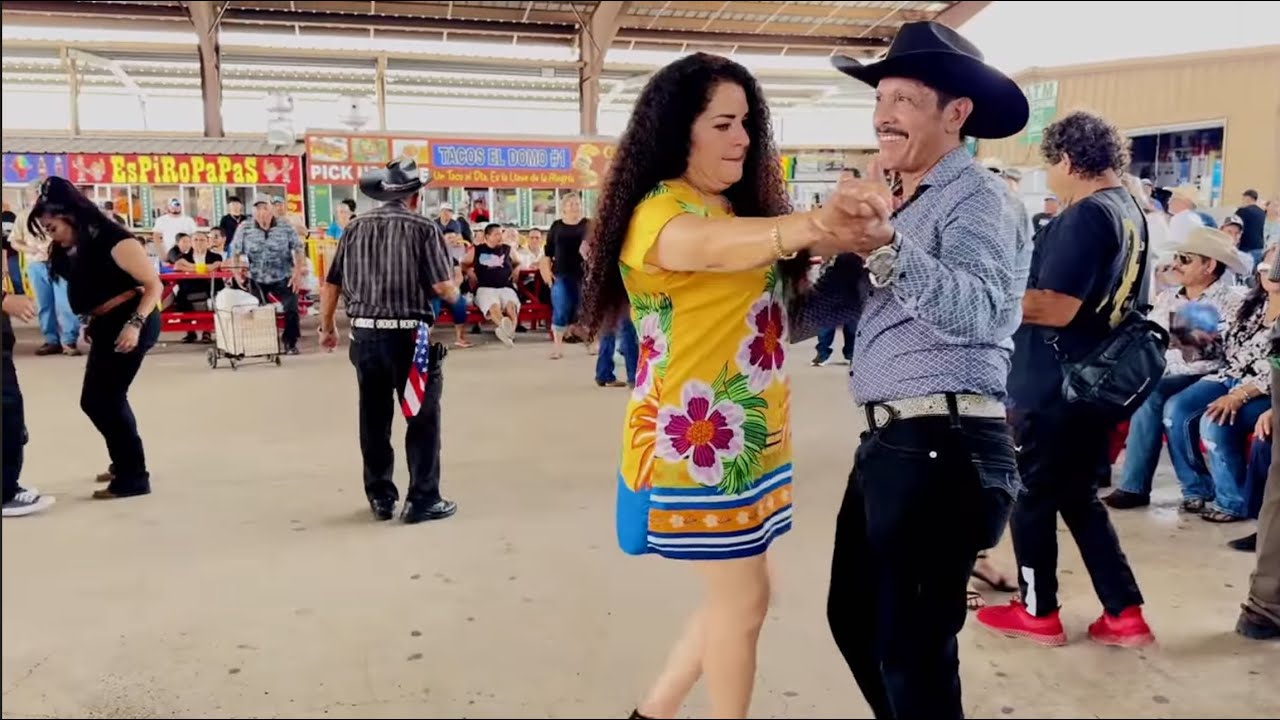 Domingo de baile en la pulga de Álamo Texas 