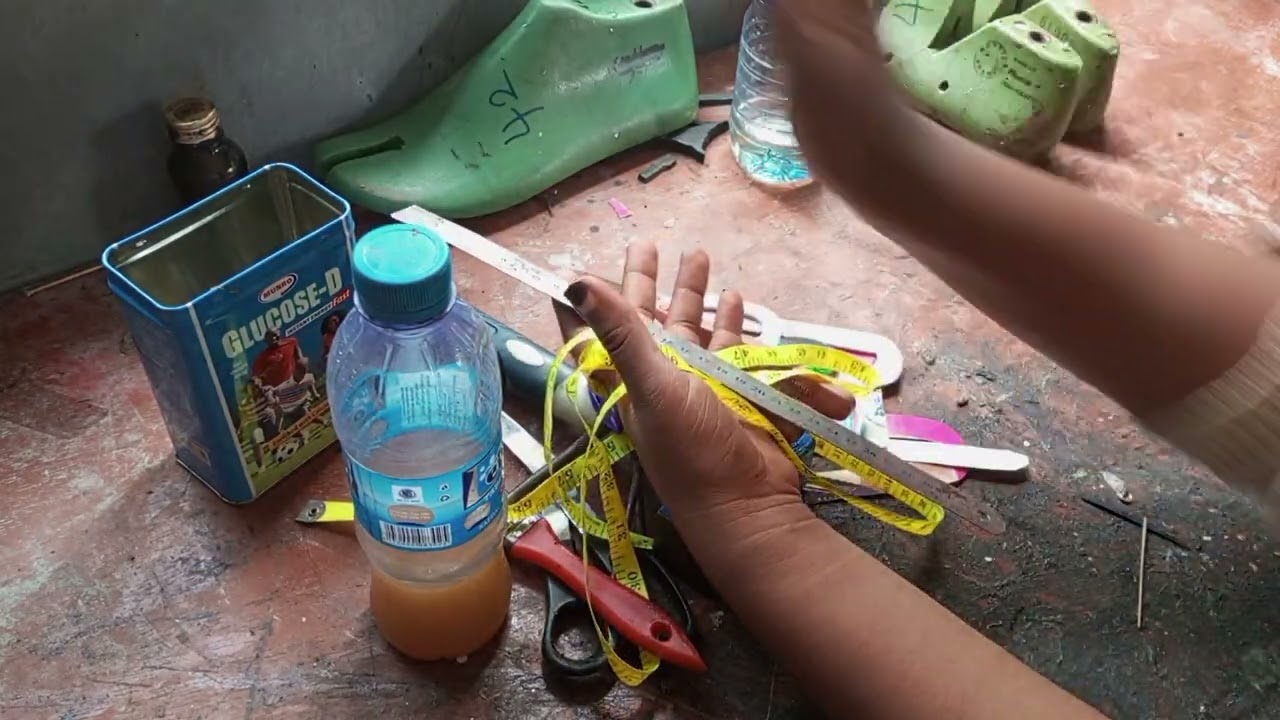 Basic shoemaking tools needed for beginners