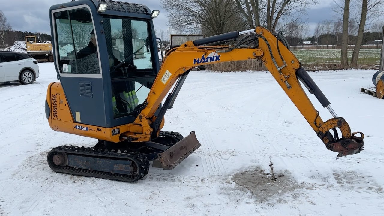 Köp Grävmaskin Hanix H15B plus 2 på Klaravik