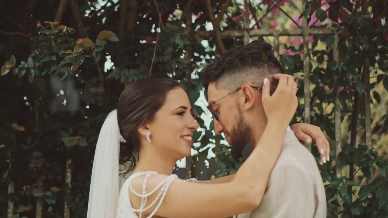 Casamento na Capela Nossa Senhora da Salette: Yara e Vini em Curitiba