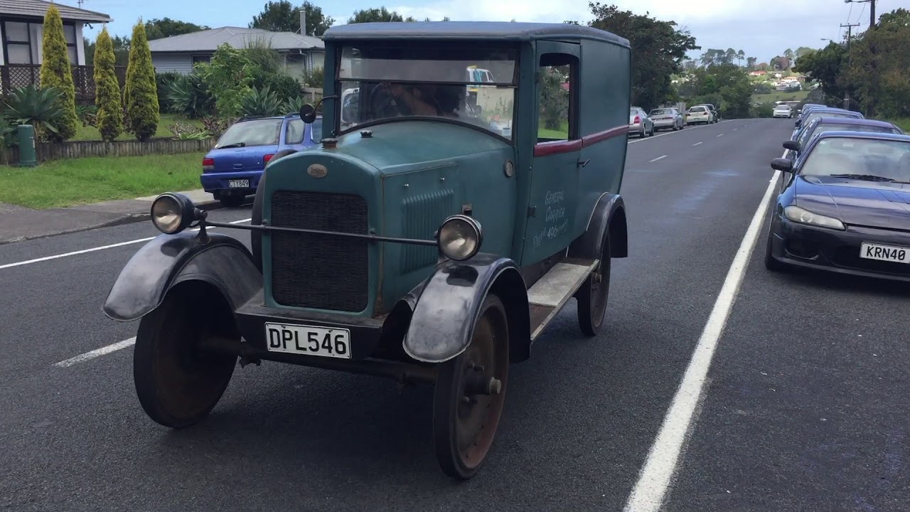 1928 Trojan van