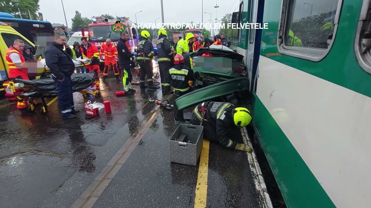 HÉV-szerelvény és személyautó ütközött a XIV. kerületben