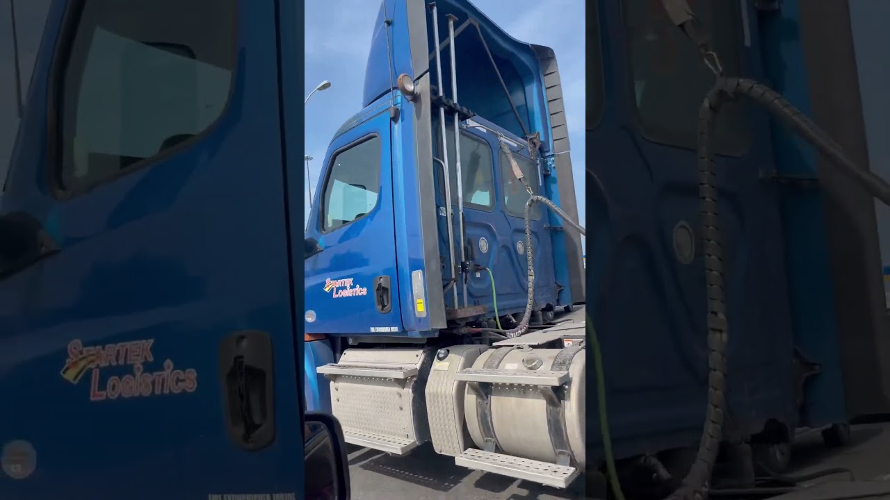 Kevins Trucking ASMR 🚮 🗑️ #asmr #asmrtingles #relax #funny #asmrtriggers #relaxing #comedy