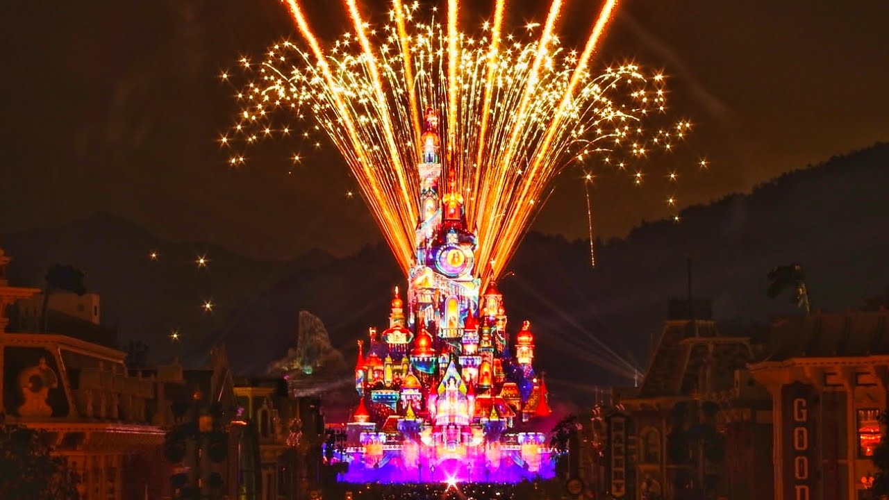 #hongkongdisneyland Momentous Nighttime Spectacular 迪士尼星夢光影之旅 #香港迪士尼樂園 (城堡中央小鎮大街火車站view)