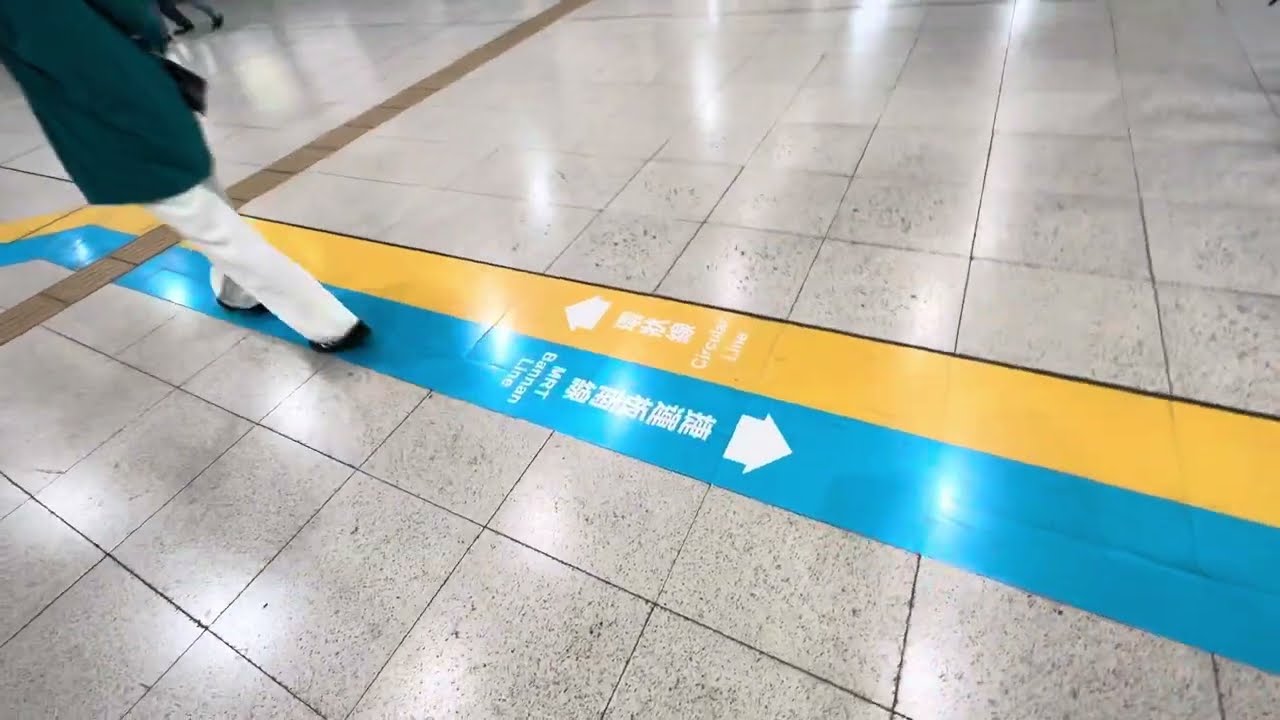 台北捷運板南線 板橋車站 跟著地上指標搭車 Metro Taipei
