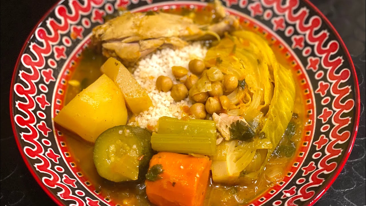 קוסקוס עם מרק ירקות ועוף.מתכון מנצח. Couscous with vegetable and chicken soup. Delicious 😋